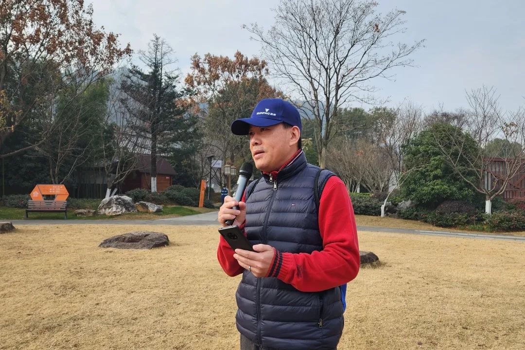 1704420433129676472F.jpg 640 (1).jpg